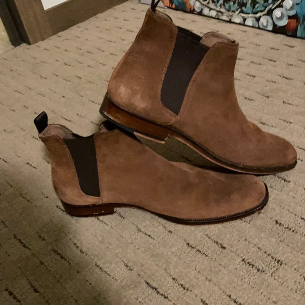 Also Tan Chelsea boots